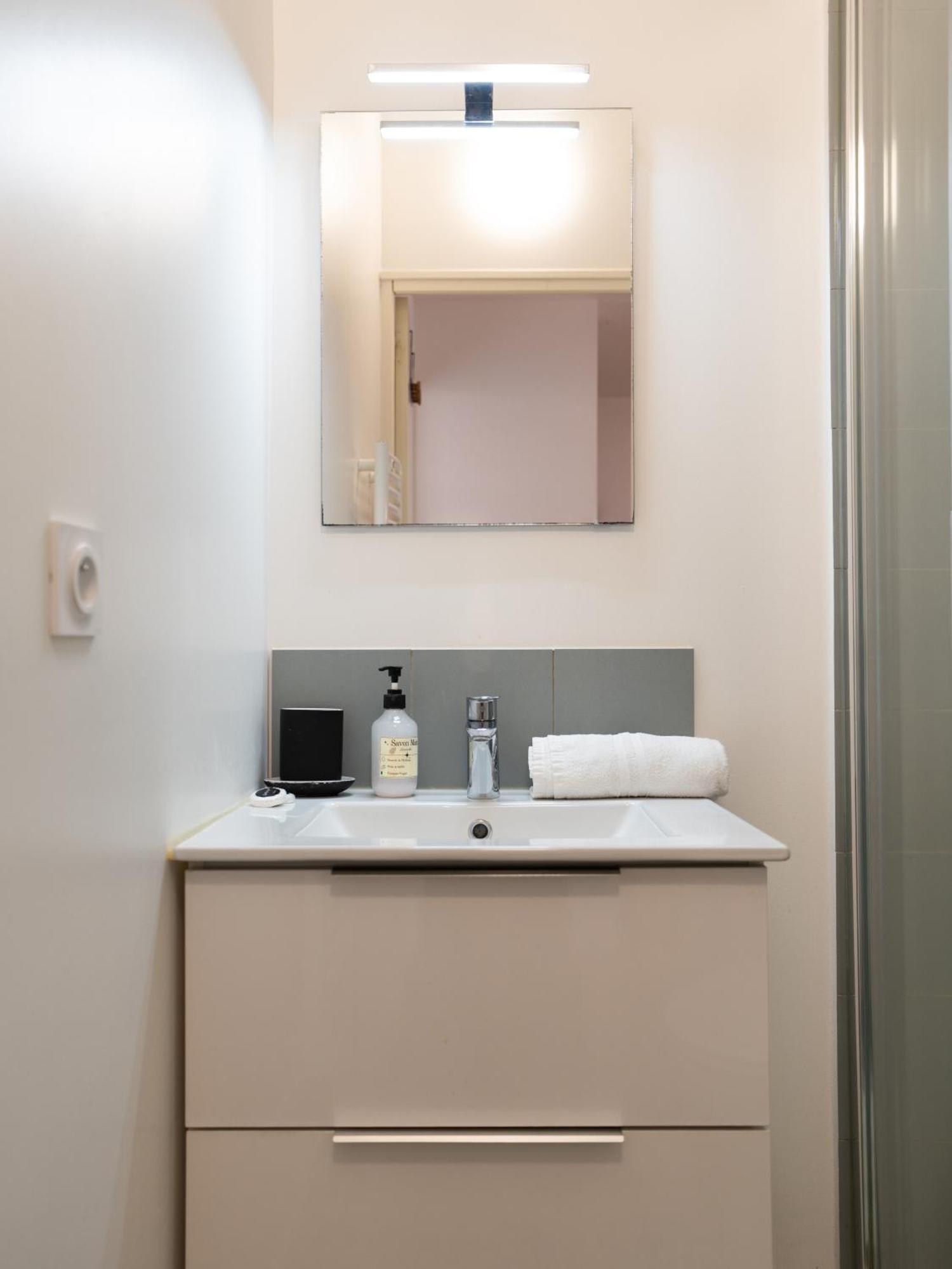Le Refuge Urbain - Port A 2 Pas & Animaux Acceptes Apartamento Toulon Exterior foto